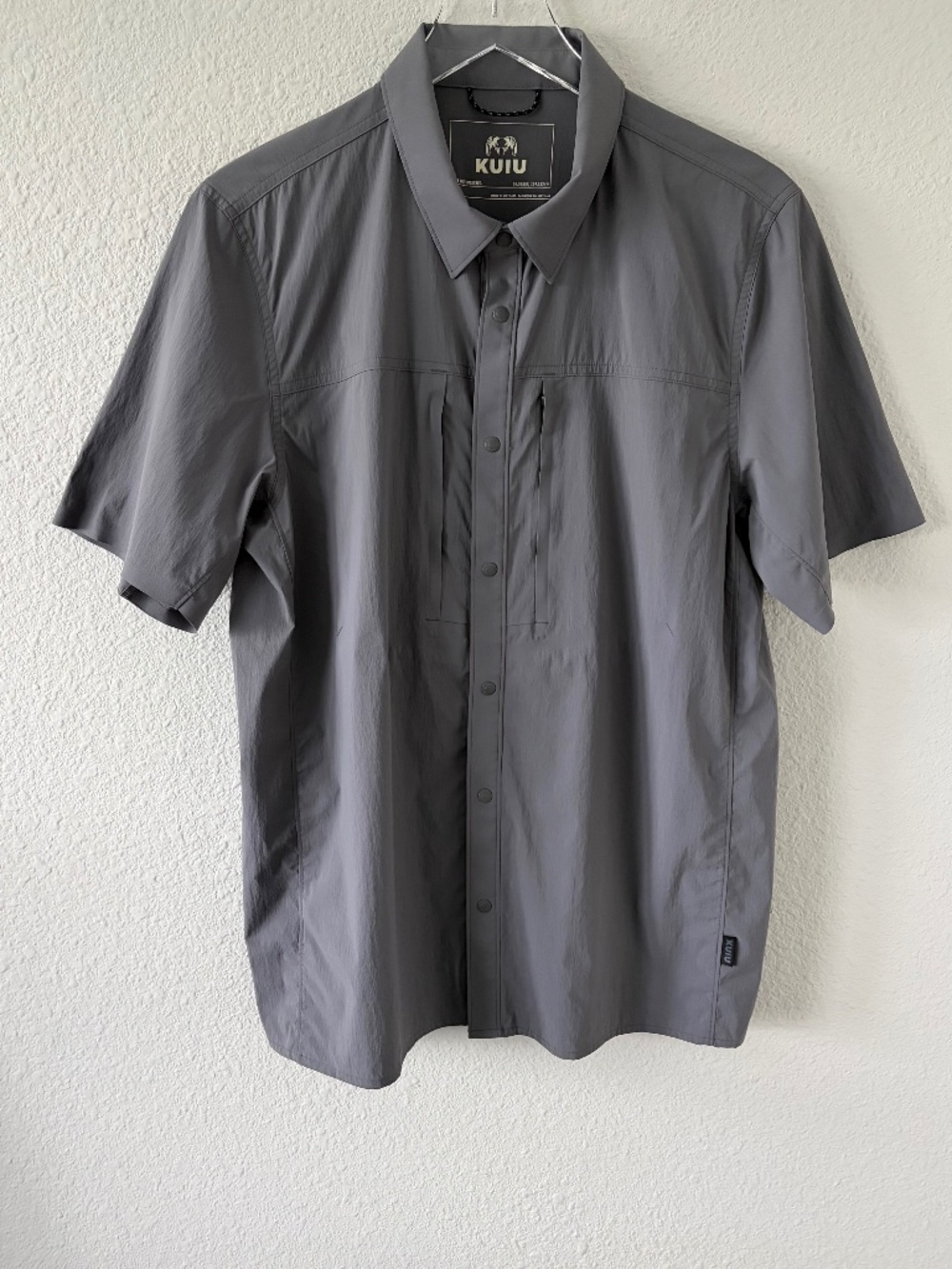 KUIU Mens Intrepid Short Sleeve Shirt L Gray Vented Zip Pockets Hunting Hiking